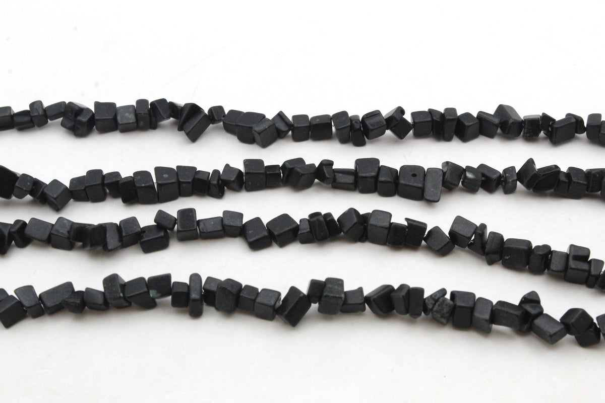 Black Onyx Chips Gemstone Beads