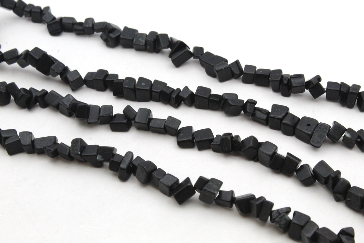 Black Onyx Chips Gemstone Beads