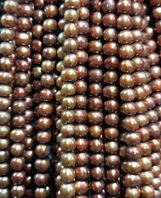 Freshwater Pearls copper with golden detail 5x5mm