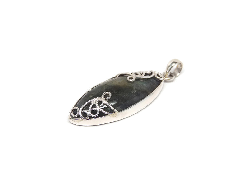 Pendant35Labradorite2