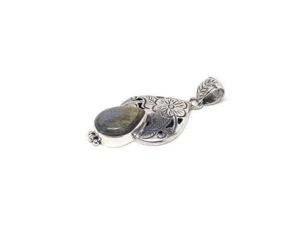 Pendant40Labradorite2