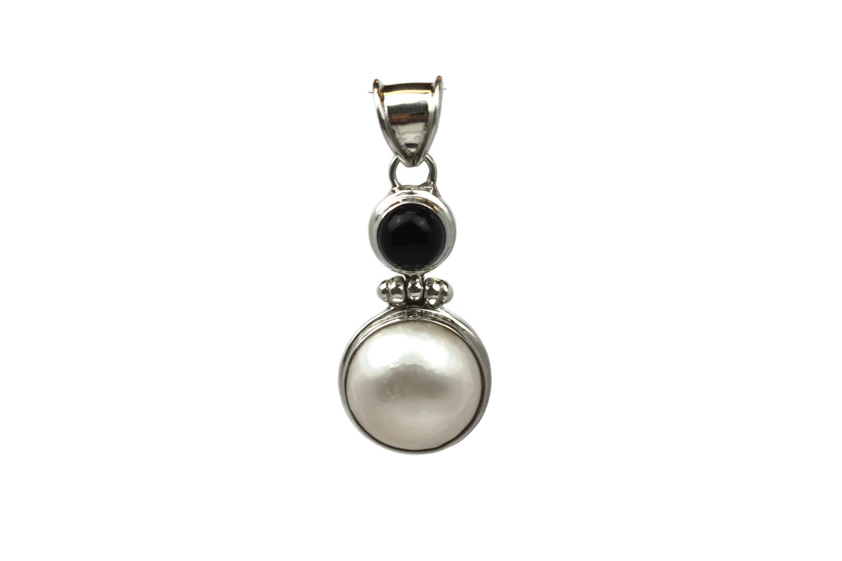 Handmade 925 Sterling Silver Pendant with Black Onyx and Natural White Saltwater Pearl