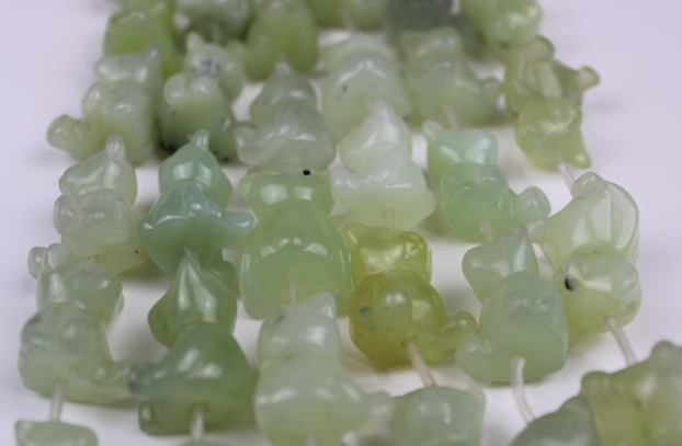 Jade Bears Green 25x20mm